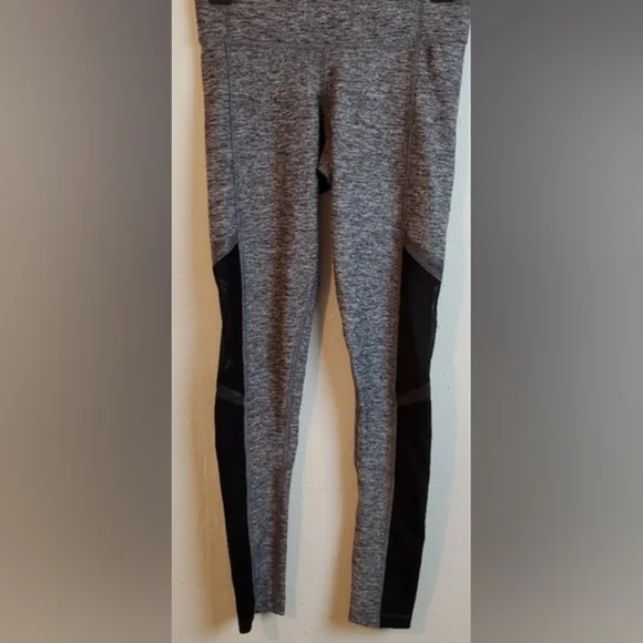 Victoria's Secret PINK Ultimate size sx/TP Mesh Cut Out High Rise Leggings/ Pant - Picture 8 of 17